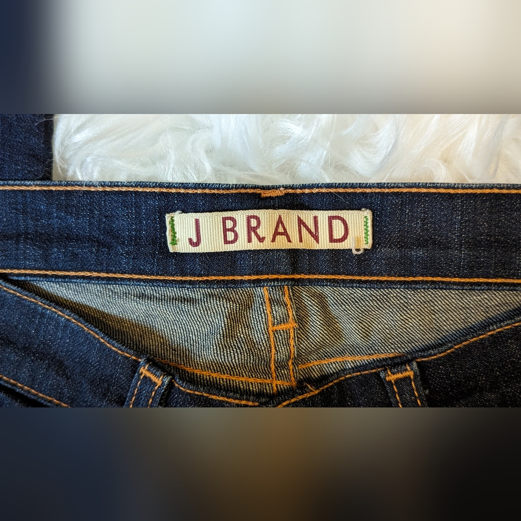 Euc J Brand 910 Ink Straight Leg Low Rise Dark Wash With Contrast Stitching